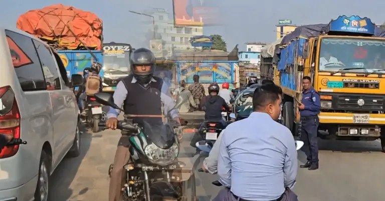 দীর্ঘ যানজটে ভোগান্তিতে নগরবাসী